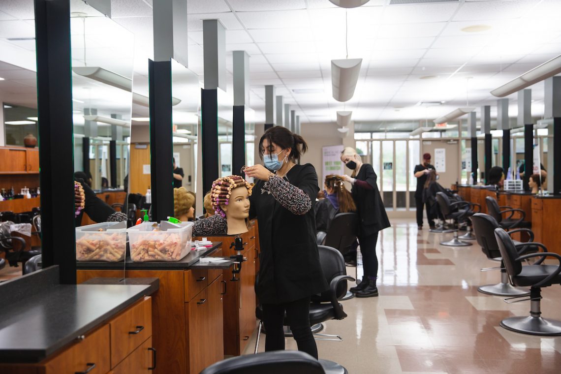 Moraine Park Technical College Cosmetology students in lab